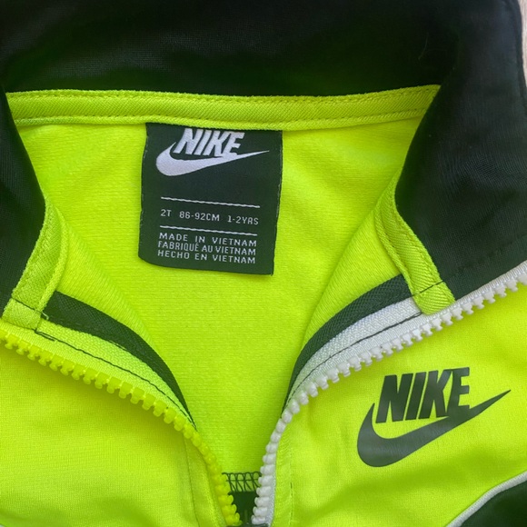 Nike Toddler Tracksuit - Size 2T - Picture 7 of 13